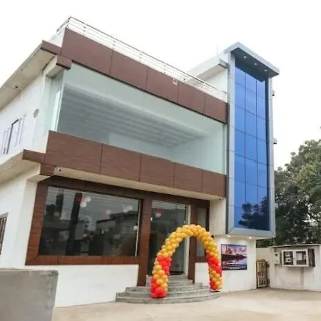 Hotel Taj Royal Inn